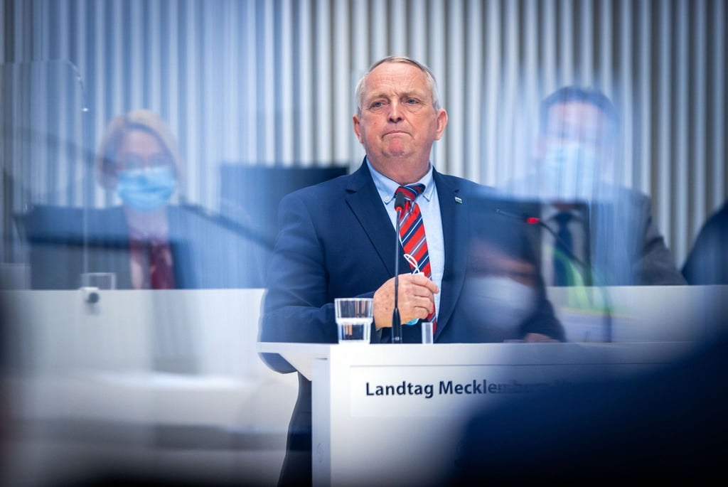 Till Backhaus (SPD), der Landwirtschaftsminister von Mecklenburg-Vorpommern, spricht.