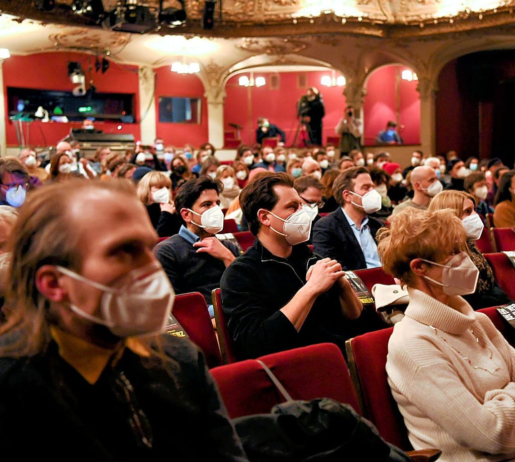 Auch Kino- und Theaterveranstaltungen sowie Konzerte dürfen nun wieder stattfinden.