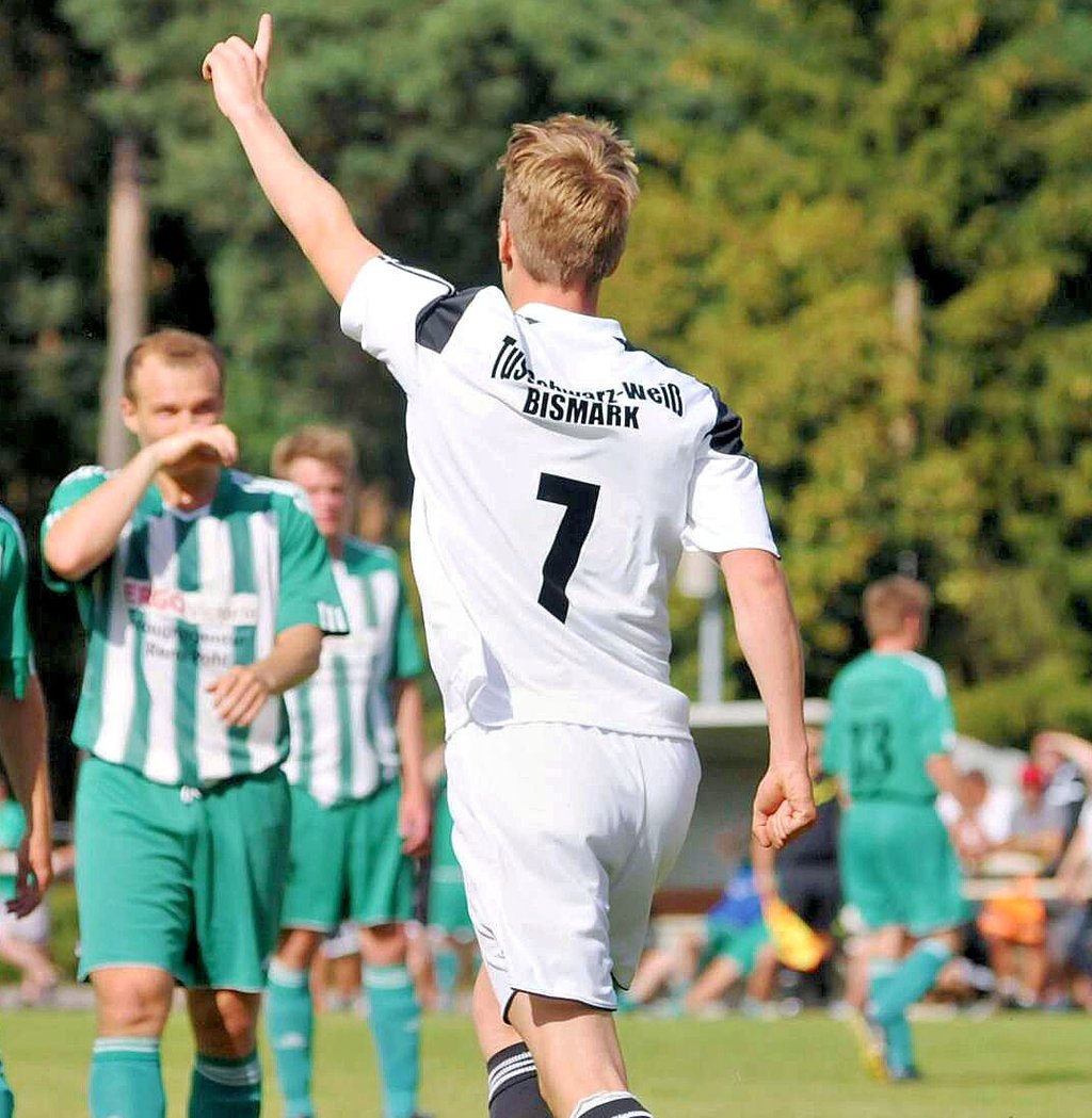 Über 130 Pflichtspieltore durfte Carlo Rämke für den TuS Schwarz-Weiß Bismark bejubeln.