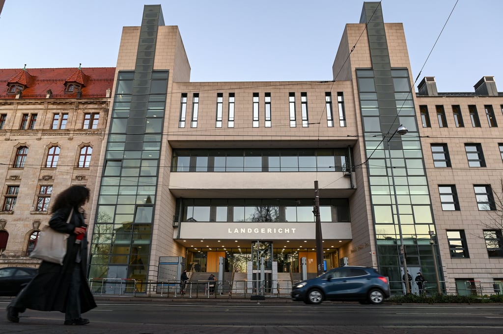 Blick auf die Fassade des Landgerichts in Magdeburg