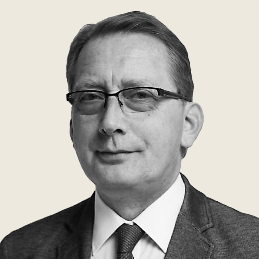 Er ist 52 Jahre alt • stammt gebürtig aus Zeitz •  lebt in Halle •  hat zwei Kinder •   ist ausgebildeter Elektromonteur und Bürokaufmann • arbeitet als Büroleiter für den halleschen AfD-Landtagsabgeordneten Alexander Raue