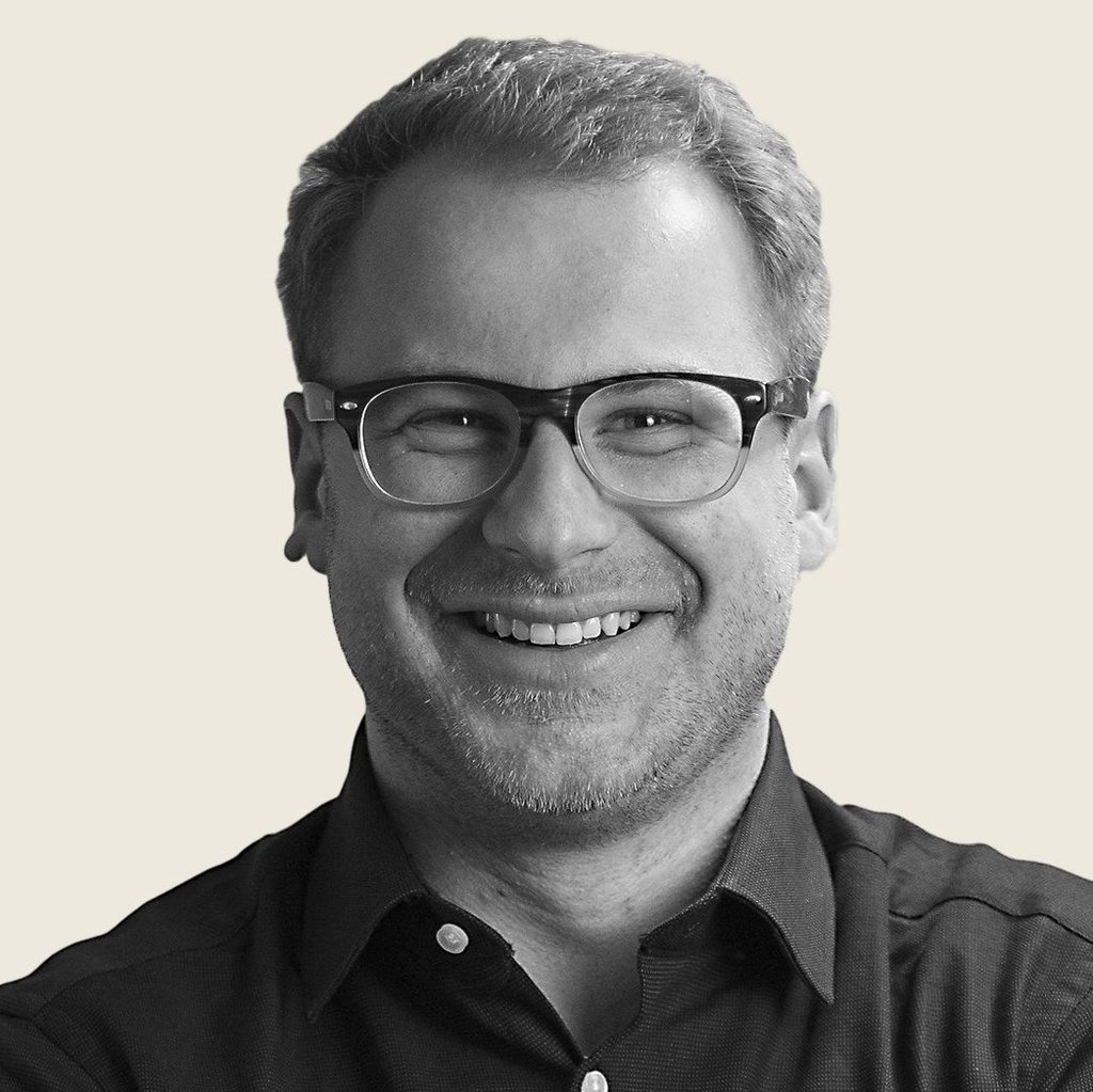 Er ist 23 Jahre alt • lebt in Halle •  studiert Politik- und Wirtschaftswissenschaften an der Martin-Luther-Universität  • engagiert sich in der FDP-Nachwuchsorganisation „Junge Liberale“    • spielt Darts im Verein • ist Fan von Werder Bremen und dem HFC