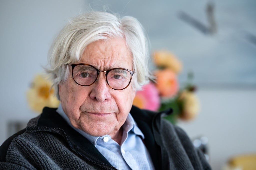 Bazon Brock ist emeritierter Professor für Ästhetik und Kulturvermittlung.
