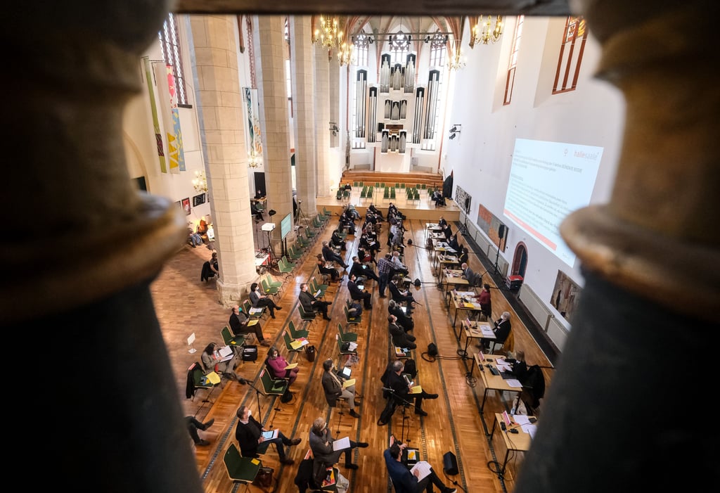 Sitzung des Stadtrates in Halle in der Ulrichskirche in Halle.