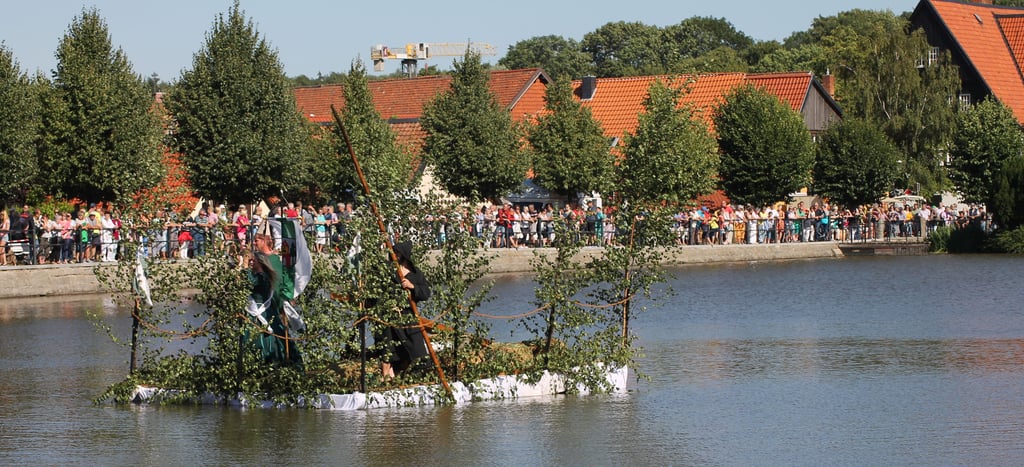 Das Ilsenburger Stadtfest, wahrscheinlich auch mit Bischof Buko auf seinem Floß, soll nun auf das zweite September-Wochenende verlegt werden.