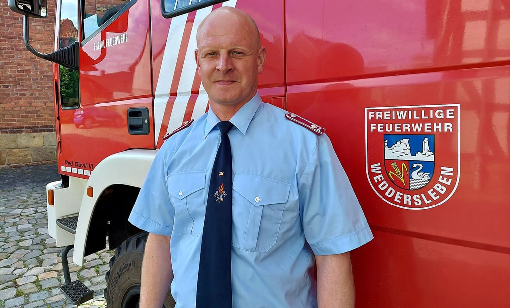 Kfz-Mechaniker Martin Sonnenberg ist, wenn er nicht gerade Uniform trägt, häufig für den Traditionsverein unterwegs.