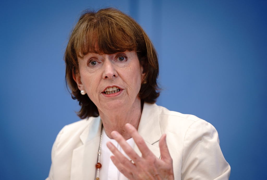 Henriette Reker, Oberbürgermeisterin von Köln, spricht.
