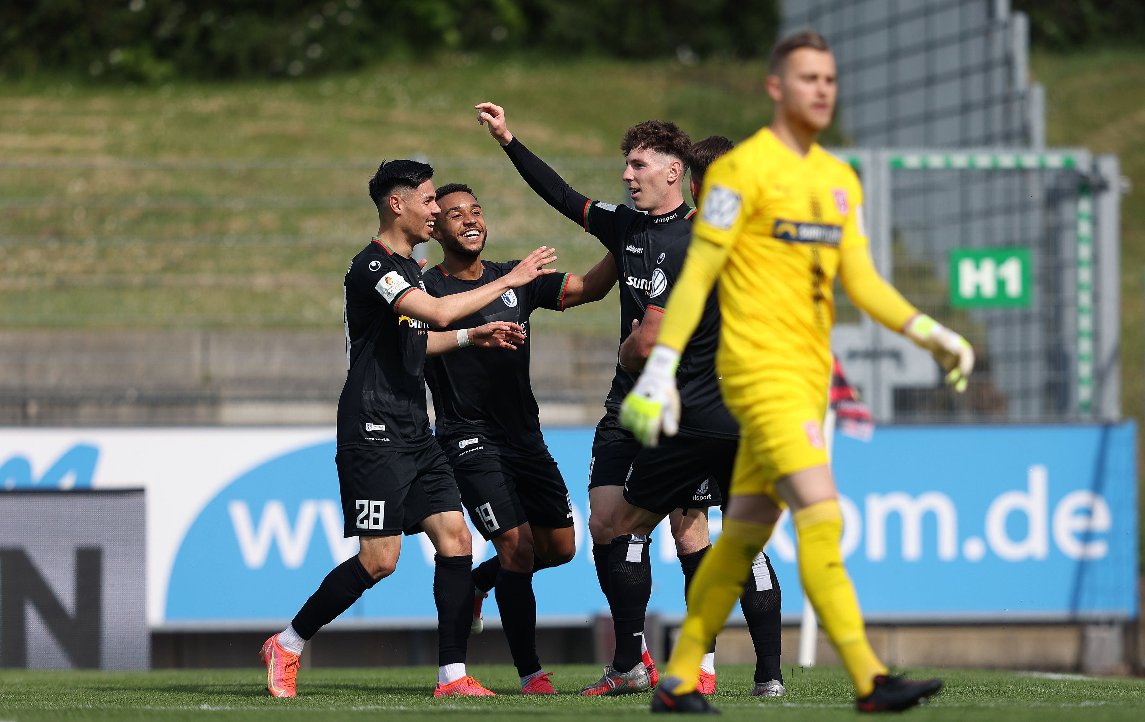 Der FCM jubelt im Derby gegen den Halleschen FC.