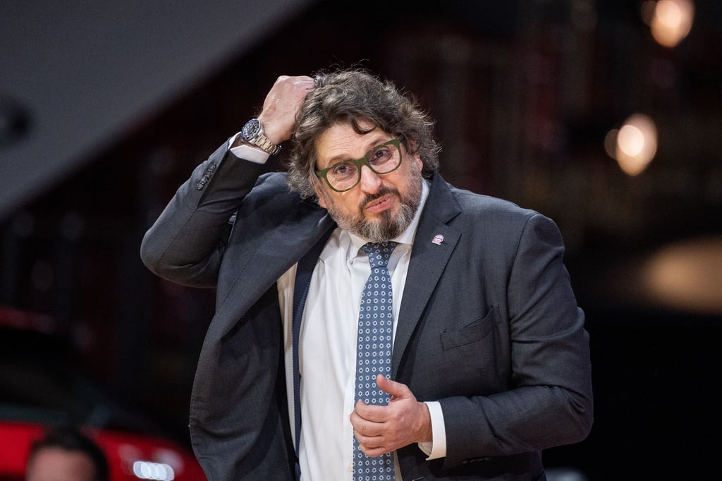 Eine Strafe gegen Bayern Münchens Trainer Andrea Trinchieri wurde aufgehoben.
