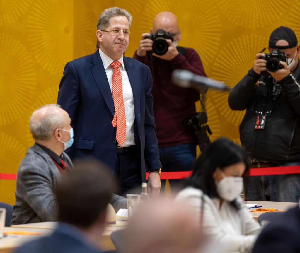 Hans-Georg Maaßen (CDU) in der Wahlkreisvertreterversammlung der CDU-Kreisverbände in Südthüringen nach der gewonnenen Abstimmung.