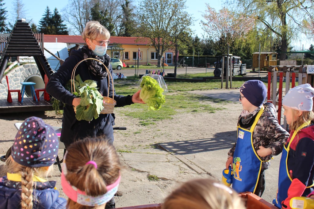 Andrea Barth hatte den Kindern schon fertiges Gemüse mitgebracht.