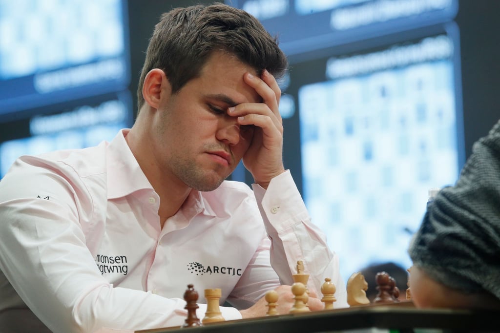 Schachweltmeister Magnus Carlsen hat sein erstes Online-Turnier auf der zweiten Champions Chess Tour gewonnen.