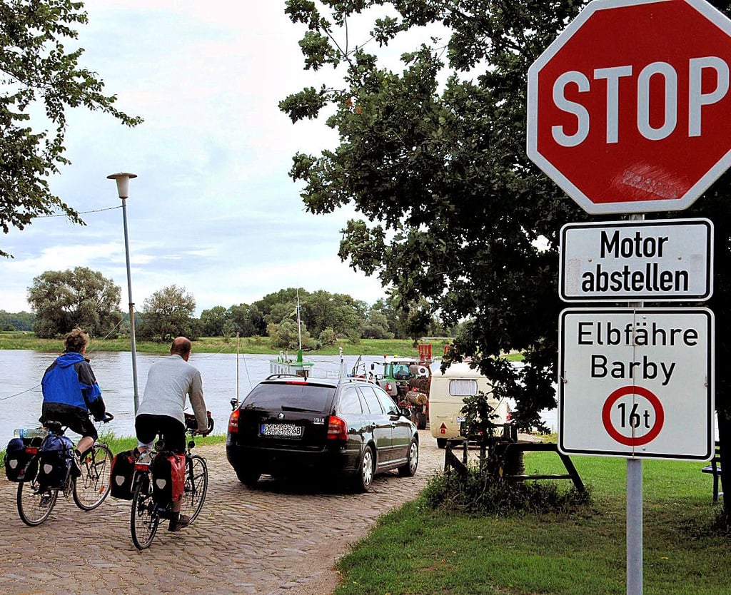 Es sind besonders die Radtouristen, die von der Wochenendruhe der drei Fähren betroffen sind. Nach jetzigem Stand der Dinge pendeln ?Barby?, ?Breitenhagen? und ?Groß Rosenburg? nur von montags bis freitags.