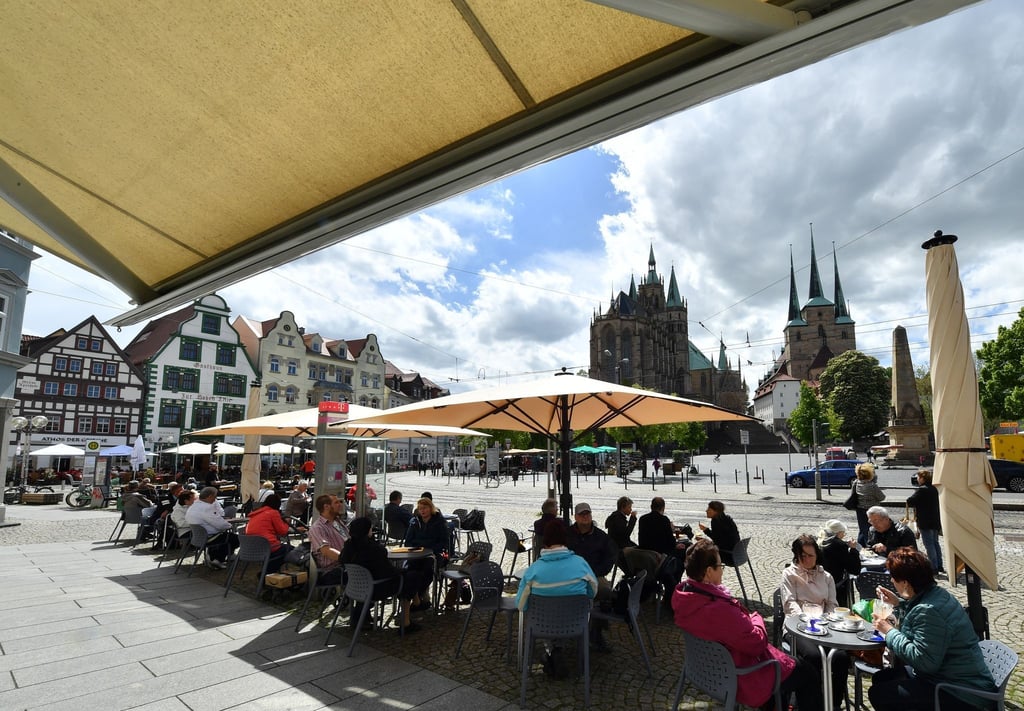 Der Domplatz in Erfurt: Thüringen weist jetzt eine 7-Tage-Inzidenz von 47,5 auf.