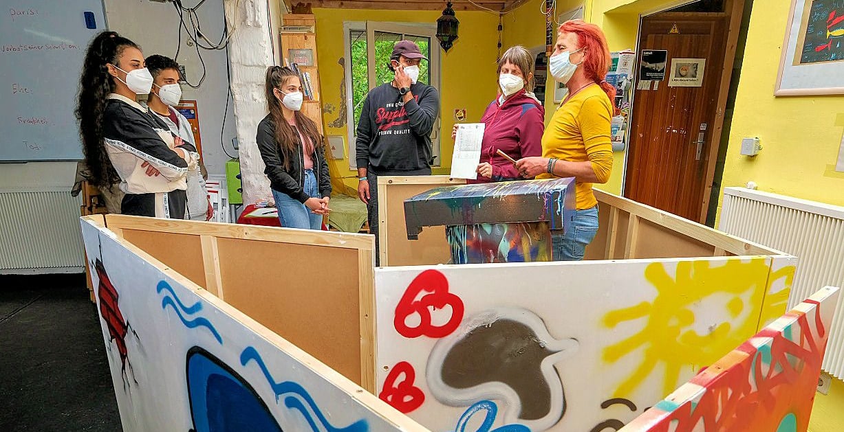 In und an der Grünen Villa in Neustadt ist immer was los. In dieser Woche habe Jugendliche hier erfahren, wie eine Wahl abläuft. 