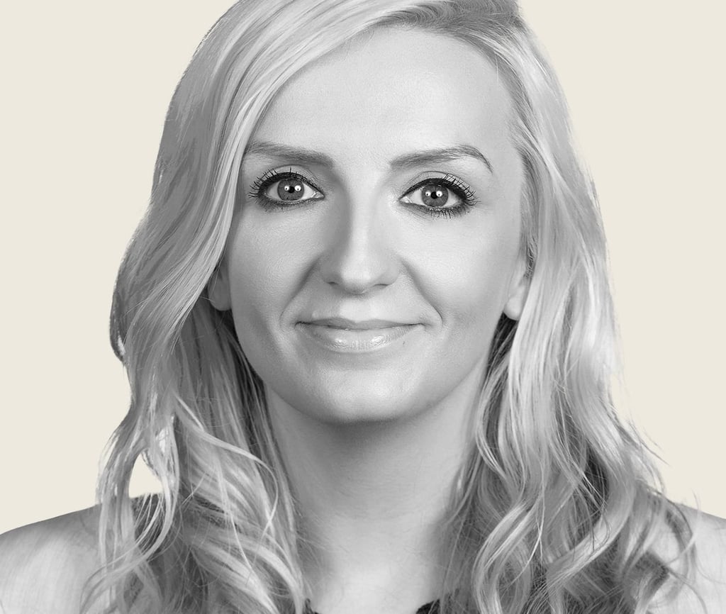 Sie ist 35 Jahre alt • ledig •  hat keine Kinder
• sie näht leidenschaftlich gern • spielt außerdem  Tischtennis •ist in ihrer Freizeit nach eigenen Angaben viel an der frischen Luft unterwegs, am liebsten mit dem Fahrrad