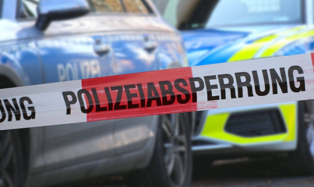 Eine Polizeiabsperrung (Symbolbild)