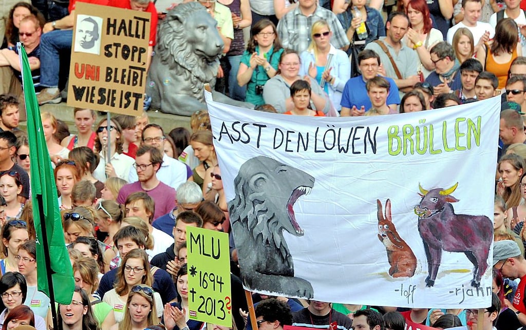 Im Jahr 2013 protestierten Tausende von Studierenden in Halle gegen die damaligen Sparpläne des Landes.
