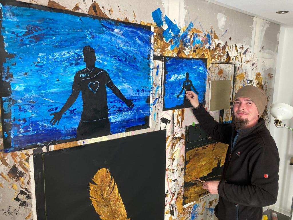 Der Magdeburger Künstler Marcel De Well hat in seinem Atelier die limitierte Serie von Christian Beck gestaltet.
