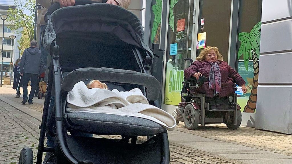 Stadtplanerin Siegrun Ruprecht beteiligte sich an der Handicap-Ralleye in Vorbereitung des Fachtages für mehr Barrierefreiheit.