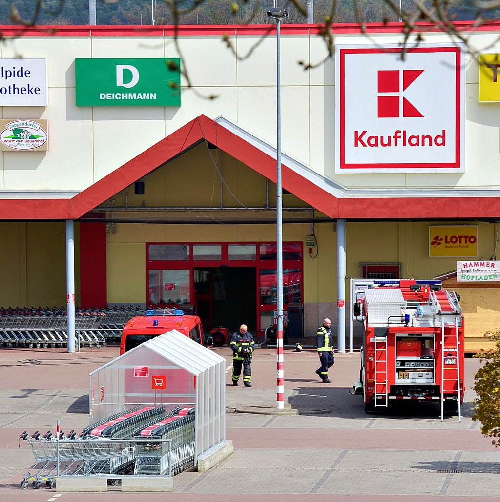 Wegen starker Rauchentwicklung: Am Montagvormittag musste ein Einkaufscenter für mehrere Stunden geschlossen werden.