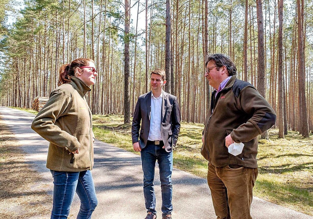 Geschäftsführerin Christiane Heinrichs, FDP-Bundestagsabgeordneter Marcus Faber und Verbandschef Franz Prinz zu Salm-Salm.