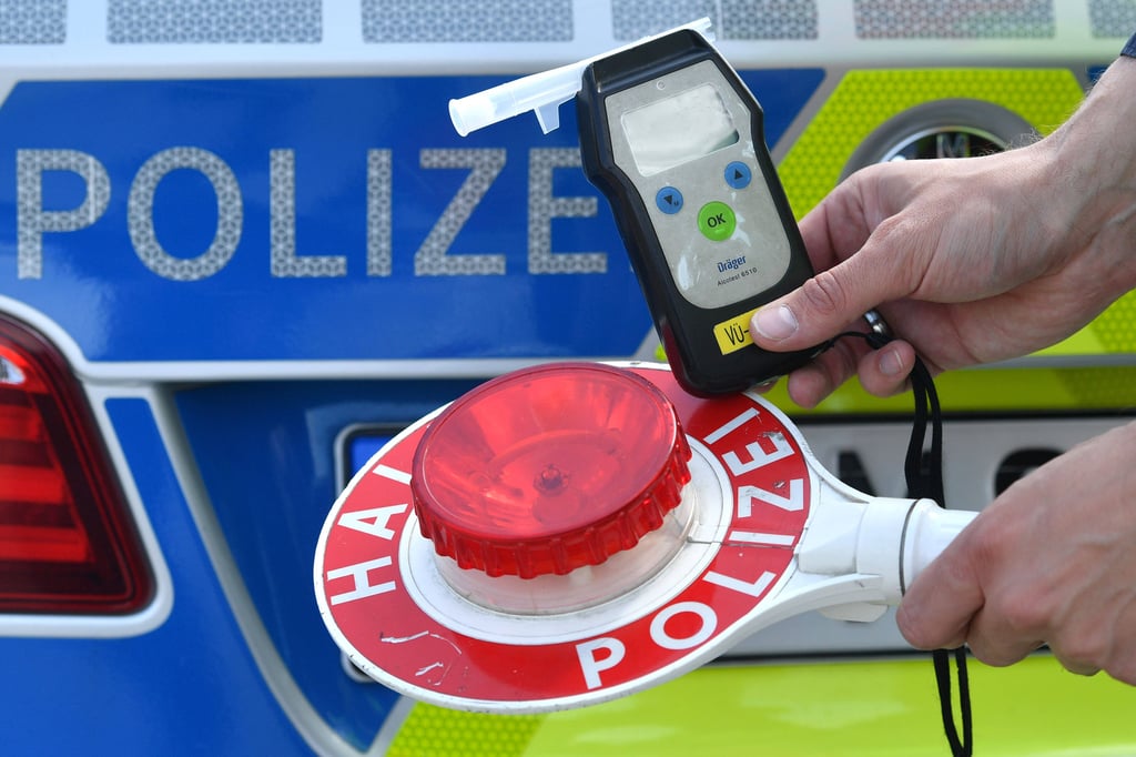 Atemalkoholtest bei einer Kontrolle.