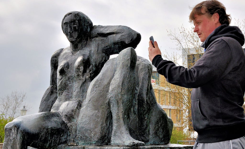 Auch die Skulptur „Werra und Saale" von Werner Stötzer im Skulpturenpaar am Kunstmuseum Kloster Unser Lieben Frauen wird in einem Kapitel der über das Smartphone abzurufenden Audioführung vorgestellt.