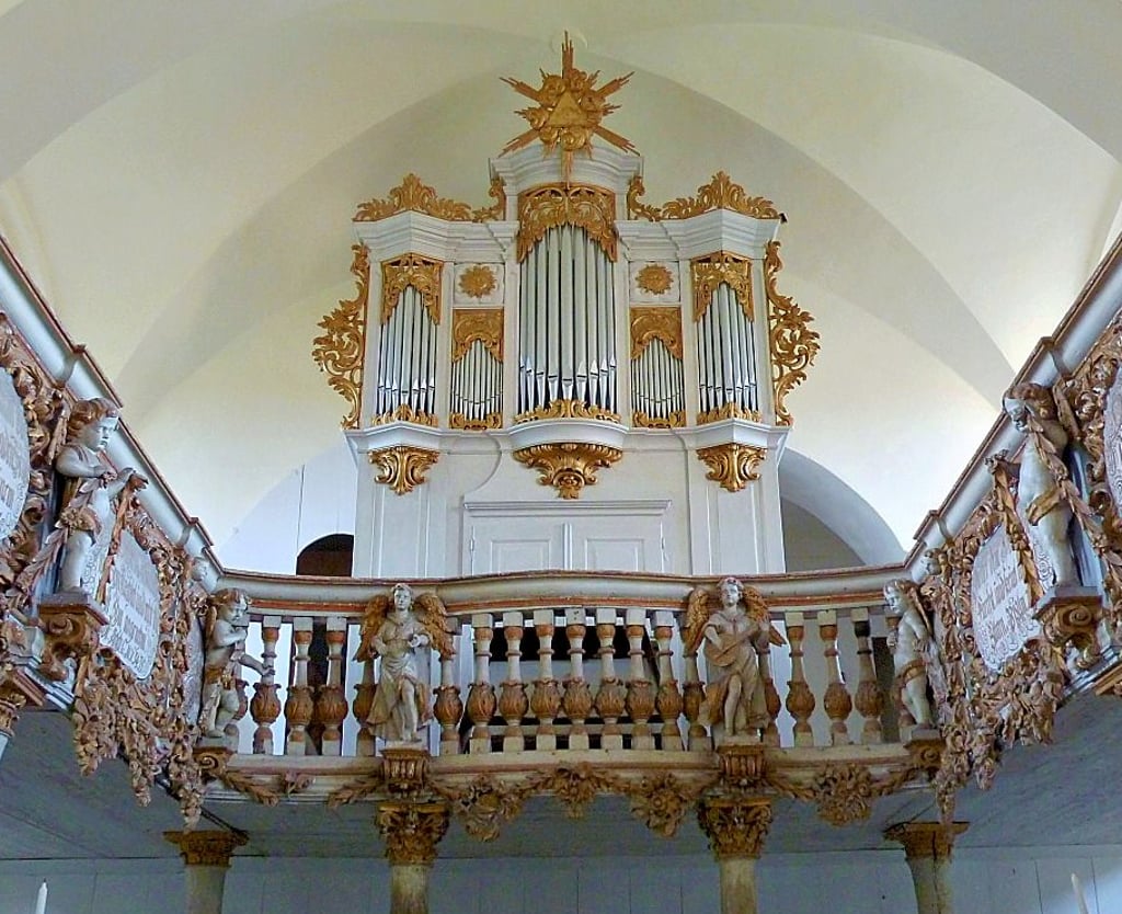 Die Altenklitscher Scholtze-Orgel, erbaut 1780 ? so schön wie eh und je.