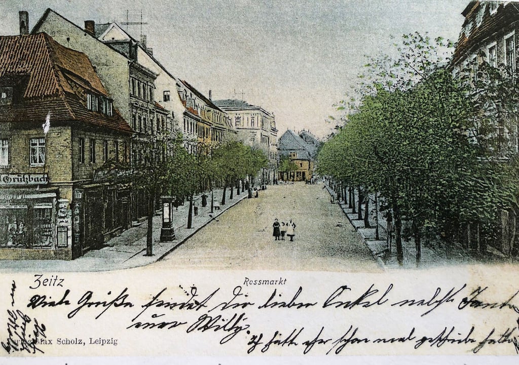 Diese weit über 100 Jahre alte Postkarte zeigt einen besonders schönen Blick zum Roßmarkt.