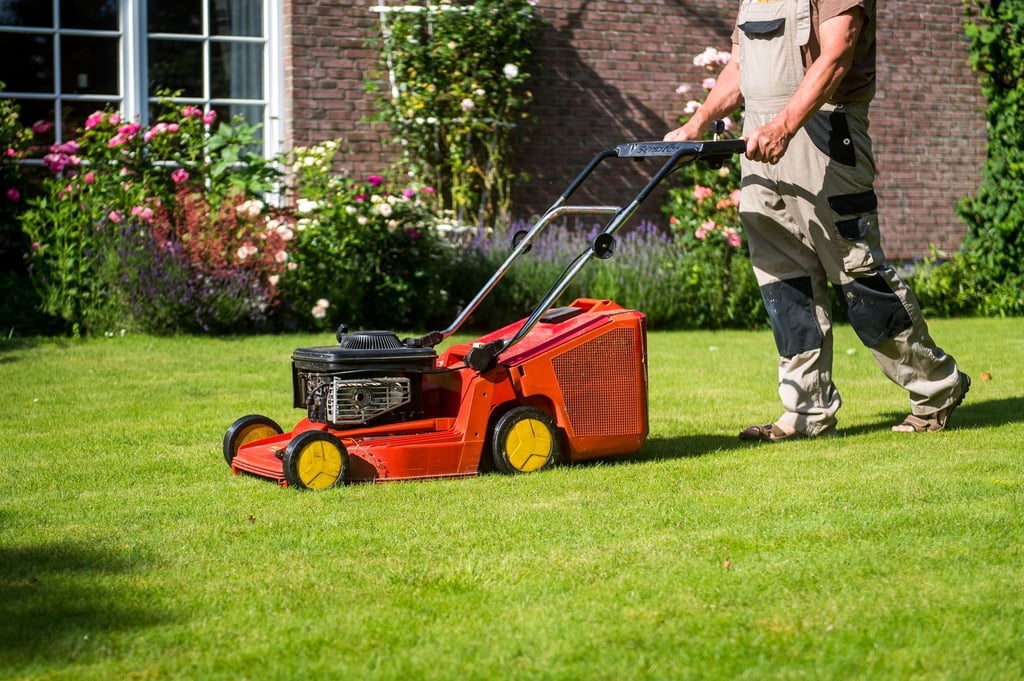 Auch Minijobber bekommen den Mindestlohn. Die maximale monatliche Stundenzahl, die sie arbeiten können, ist daher begrenzt.