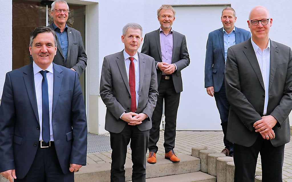 Partner beim Care Campus Harz: Landrat Thomas Balcerowski, Hans Jaekel (Evangelische Stiftung Neinstedt), Peter Redemann (Harzklinikum), Martin Montowski (Diakonie-Krankenhaus), Reinhard Holmer (Diakonissen-Mutterhaus), Thomas Schilling (Care Campus Harz) (v.l.).