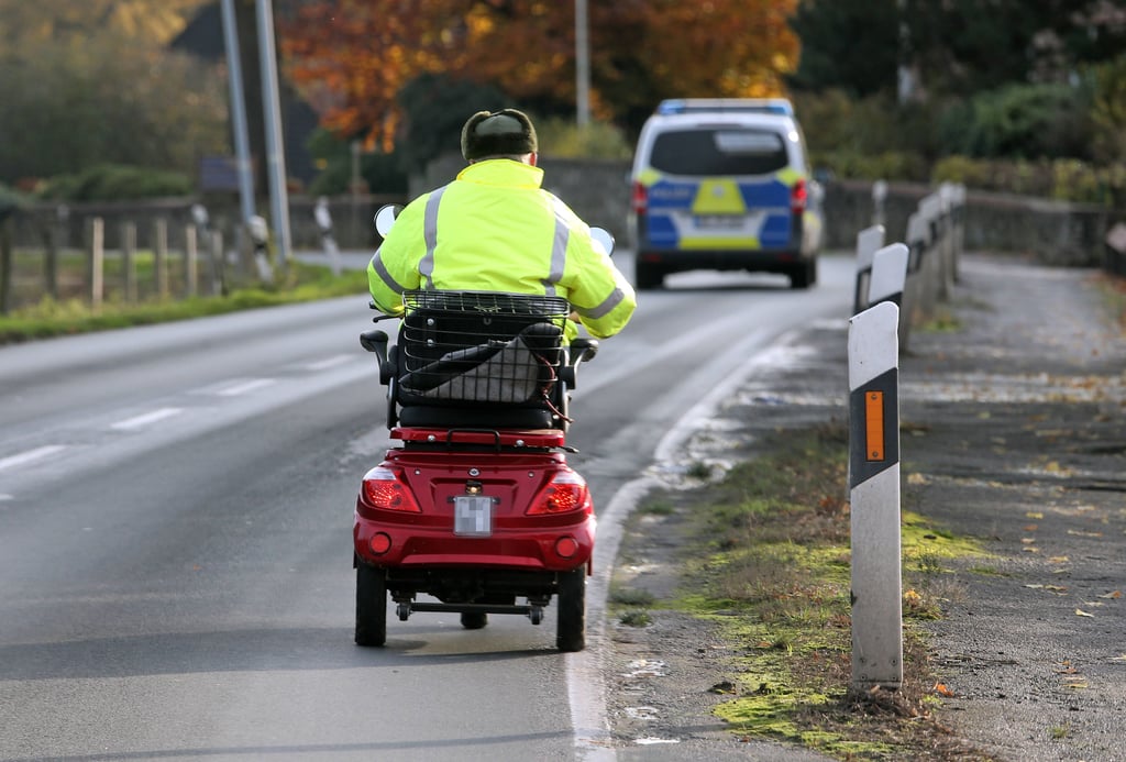 Ein Rentner fuhr im hohen Norden mit seinem Elektromobil auf der Autobahn (Symbolbild).