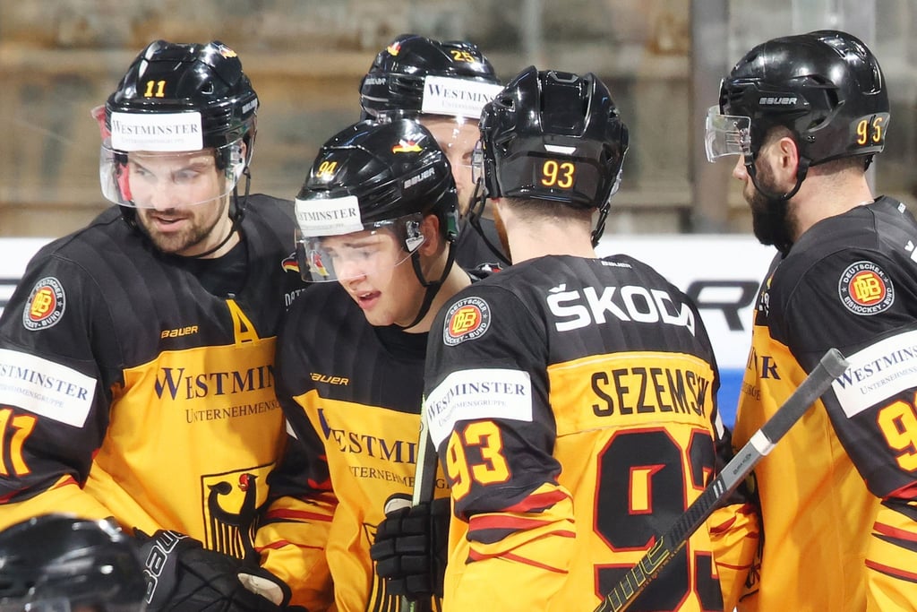 Die deutschen Eishockey-Nationalspieler sind wieder ins Training eingestiegen.