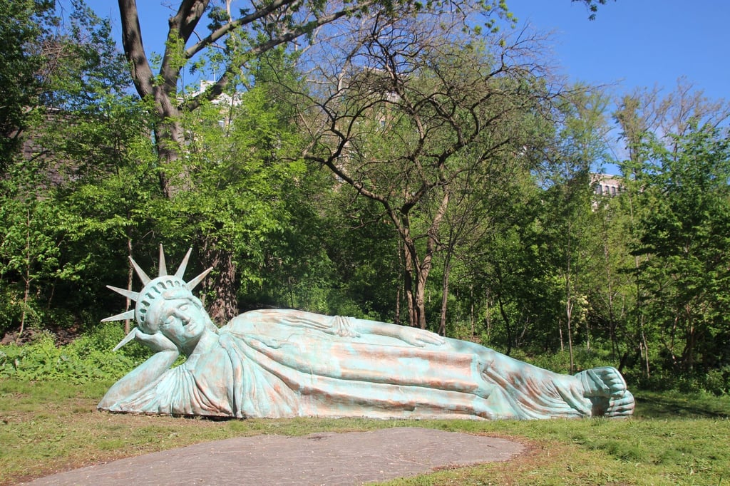 Die neue „Lady Liberty“ ist eine Statue von US-Künstler Zaq Landsberg.