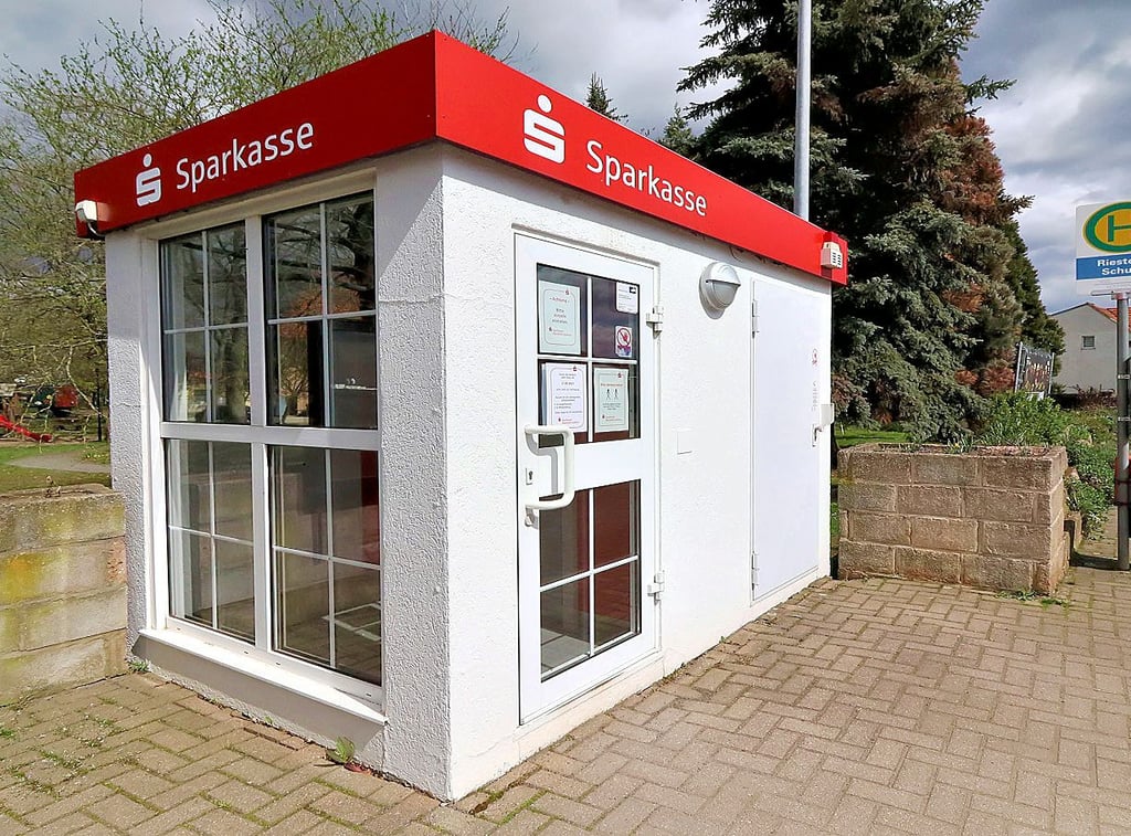 Das Sparkassenhäuschen in Riestedt steht vor der Schließung