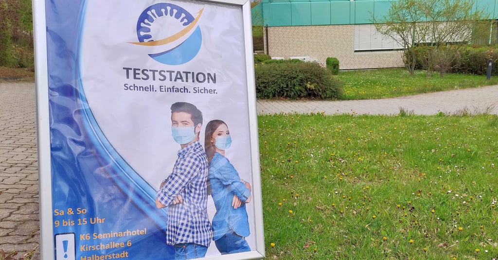 Hier geht es zum Testzentrum im Seminarhotel K6. Es kann durch den Hintereingang betreten werden.