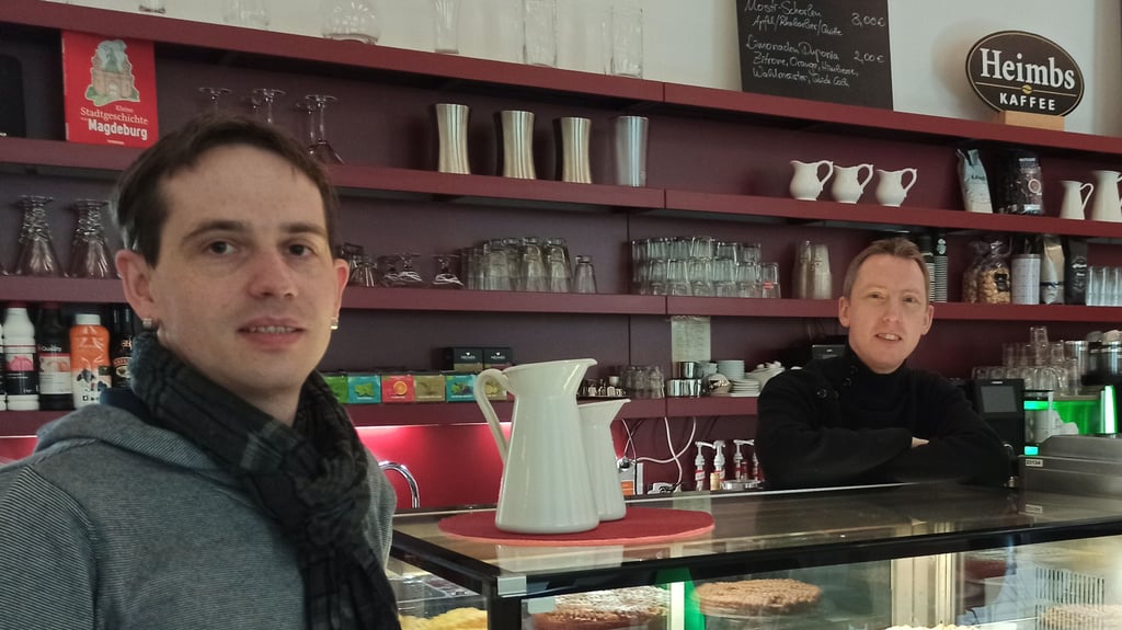 Matthias Kunze (l.) und Mathias Fangohr öffnen ab 9. Mai 2021 die Terrasse des Klostercafés.
