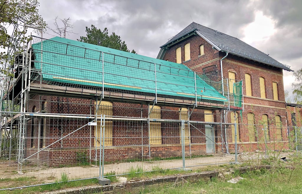 Der ehemalige Bahnhof Osterfeld wird derzeit in ein Jugendzentrum verwandelt. Für das Projekt flossen Fördermittel aus dem Leader-Programm.