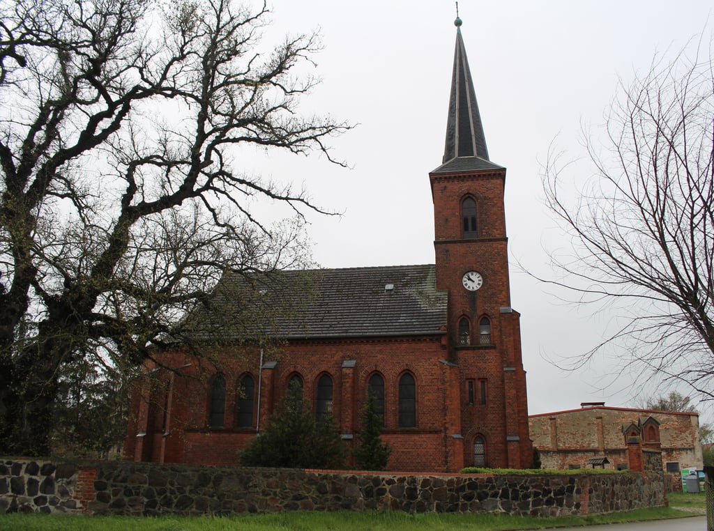 In der Mühsldorfer Kirche soll es neue Fenster geben.
