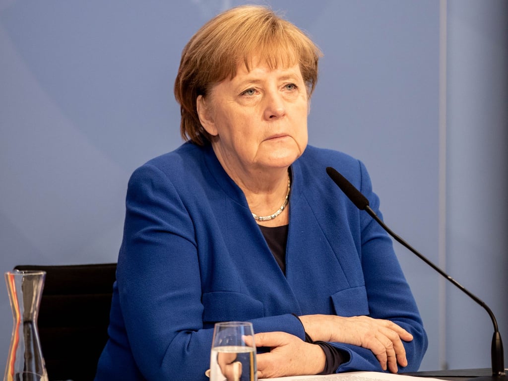 Bundeskanzlerin Angela Merkel (CDU) nimmt am digitalen Petersberger Klimadialog teil.