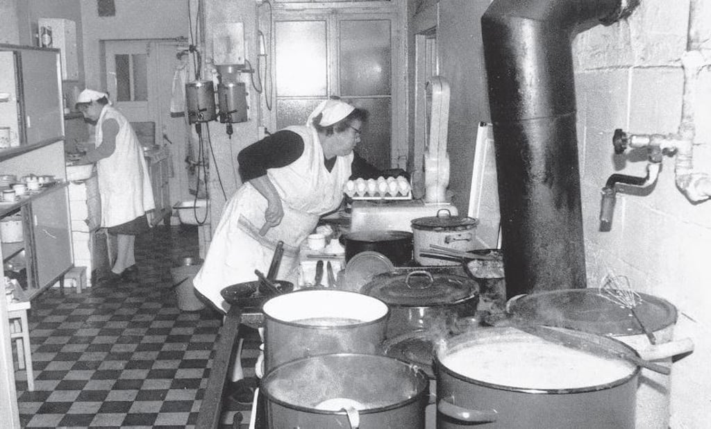 Ein Blick in die bescheiden ausgestattete „Kugelblitz“-Küche in Wanzleben.