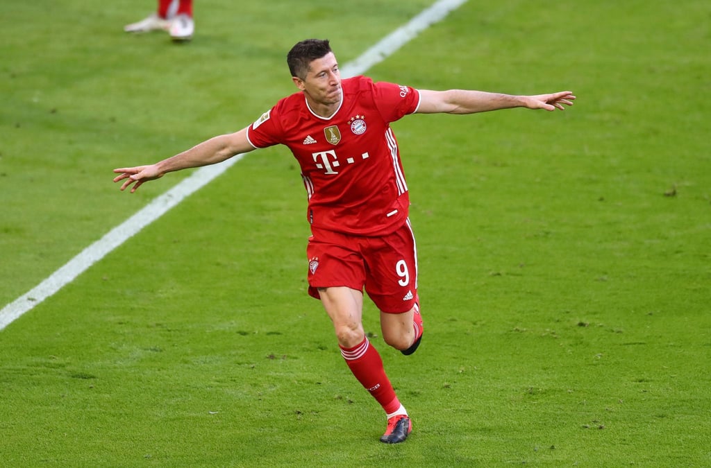 Knackt Stürmer-Star Robert Lewandowski den 40-Tore-Rekord von Gerd Müller? Nach dem 32. Spieltag steht er bei 39 Saisontoren.