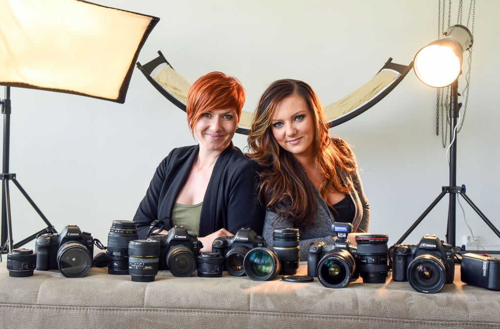 Die jungen Unternehmerinnen Jennifer Becker (l.) und Kristin Jänicke eröffneten 2016 ihr „J &K-Fotostudio“ in der Ferdinand-von-Schill-Straße.