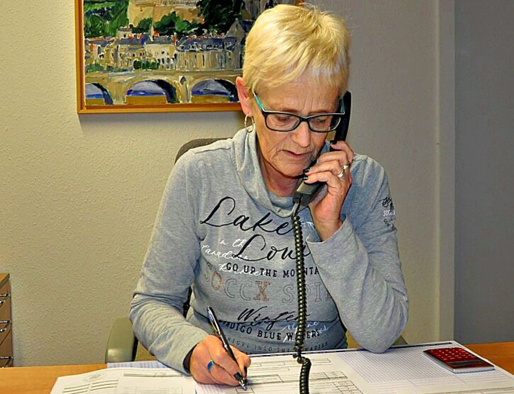 Bei Evelin Bullwan werden auch am Abend des 6. Juni wieder die Ergebnisse aus den Wahllokalen einlaufen.