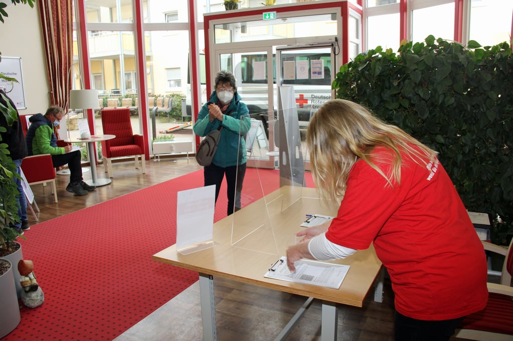Das Schnelltestangebot im Eilsleber DRK-Zentrum findet ab sofort an fünf Tagen pro Woche statt. Ein Termin muss vorab telefonisch vereinbart werden.