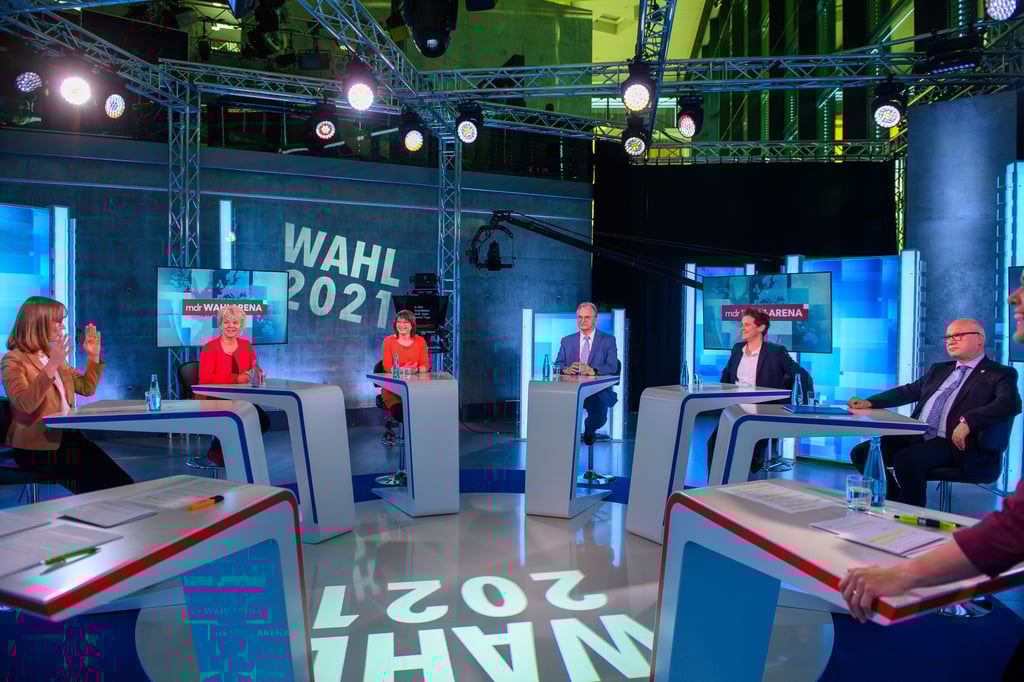 In der MDR-Arena im Landesfunkhaus in Magdeburg trafen die Spitzenkandidaten von sechs Parteien aufeinander.