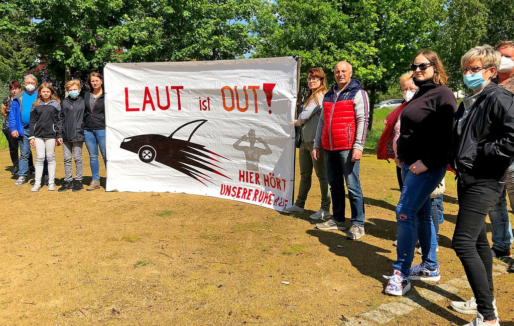 Anwohner aus Kötzschen wehren sich unter vanderem mit einem Banner gegen der Lärm durch die L 178n.