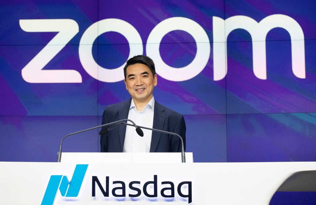 Zoom-CEO Eric Yuan, nimmt an der Eröffnungsglocke der Nasdaq teil. Der Videokonferenzdienst profitiert weiterhin massiv vom Wandel der Arbeitswelt in der Corona-Pandemie.
