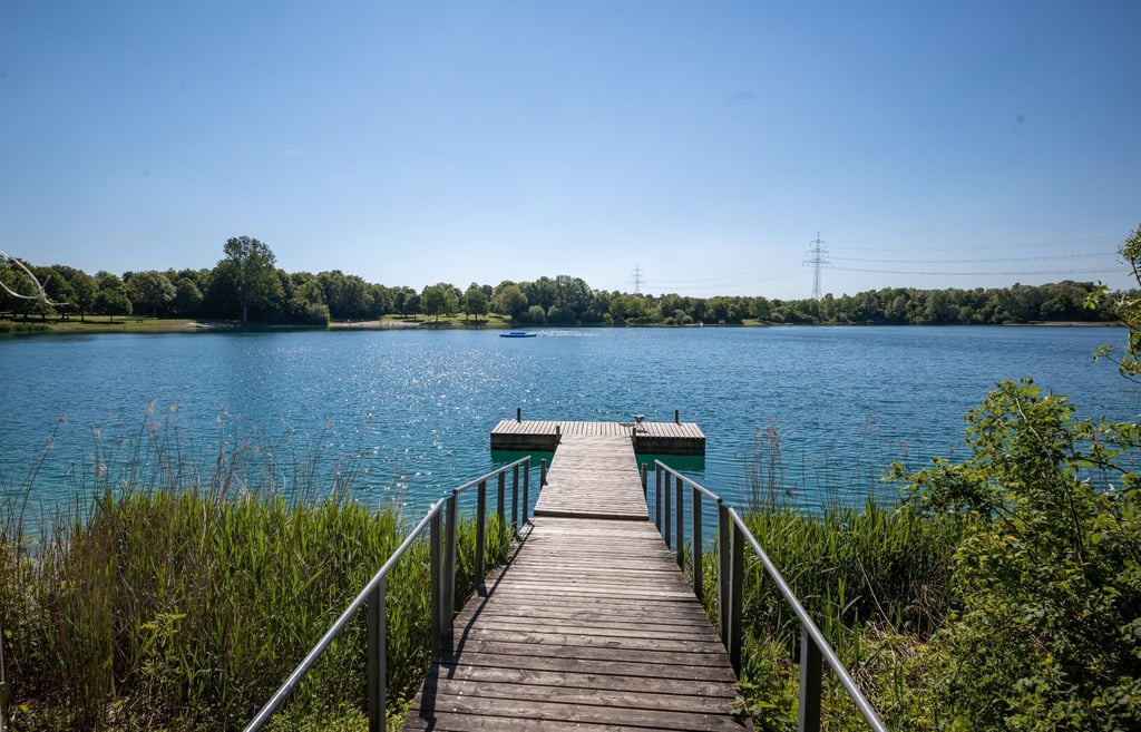 Der Echinger See, der unweit der Autobahn nördlich der bayerischen Hauptstadt liegt.